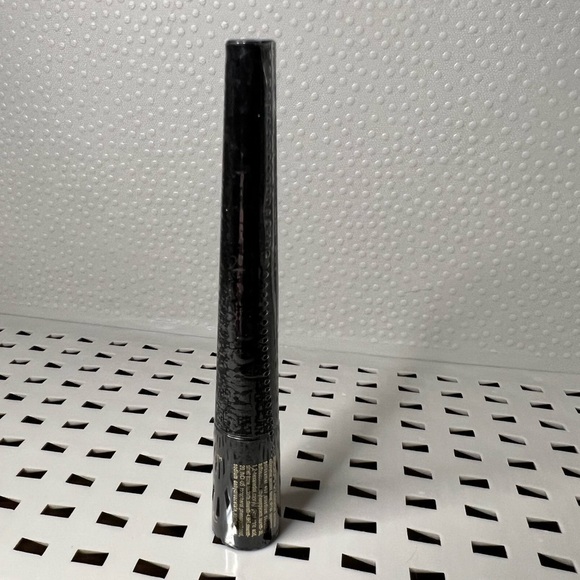 Gerald Cosmetics Smudgeproof, Waterproof, Ultra Black Eternal Eyeliner .08 fl oz - Picture 3 of 5